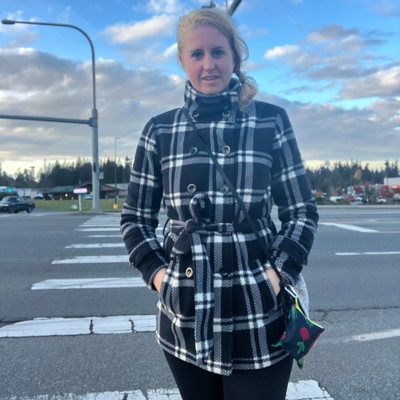 Meet your Posher, Brianna - Picture 4 of 5